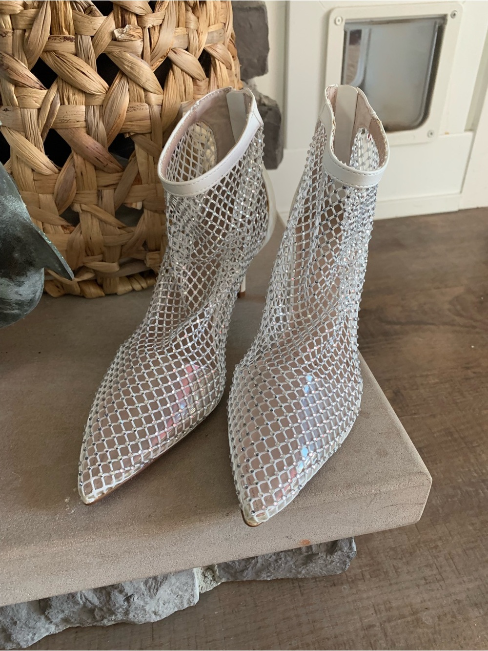 Charles David White Rhinestone Mesh Pointed-Toe Ankle Bootie Size 7